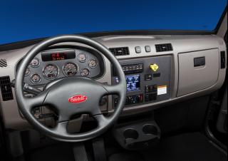 Камиони Твърдо шаси Peterbilt 348 PACCAR PX-7