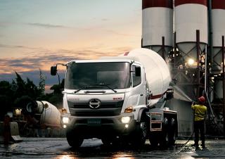 Камиони Твърдо шаси Hino 500 FM 2632 6x4