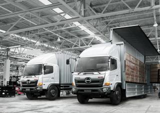 Камиони Твърдо шаси Hino 500 GH 1832 4x2