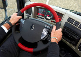 Камиони Твърдо шаси Renault PREMIUM 320.19 4X2