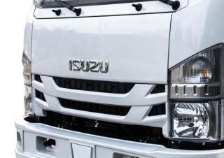 Камиони Твърдо шаси Isuzu Q95 H