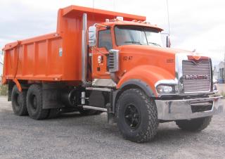 Камиони Твърдо шаси Mack TITAN Day Cab MP10 6x2