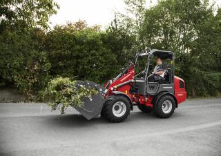 Универсални товарачи Weidemann 1380