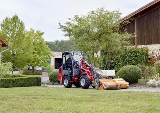 Универсални товарачи Weidemann 1380