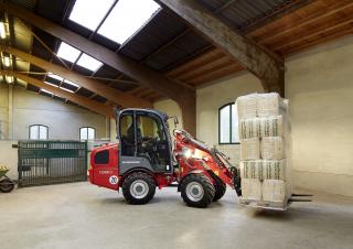 Универсални товарачи Weidemann 1380