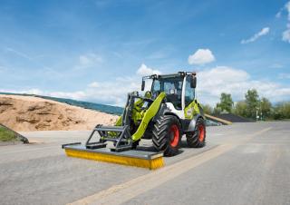 Универсални товарачи Claas Torion 535