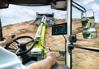 Универсални товарачи Claas Torion 738 T Sinus