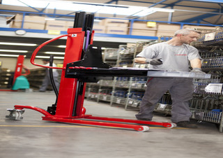 Палетни стакери Уоки стакери Manitou Kleos HM 250 D25