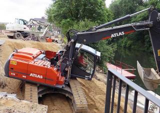 Верижни екскаватори Atlas 225 LC