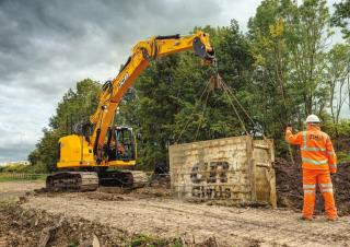 Верижни екскаватори JCB 245XR