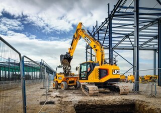 Верижни екскаватори JCB 245XR
