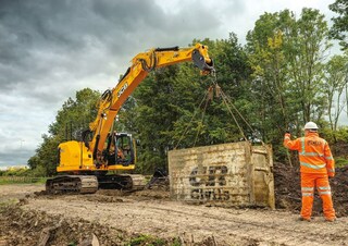 Верижни екскаватори JCB 245XR