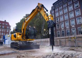 Верижни екскаватори JCB JS130 LC