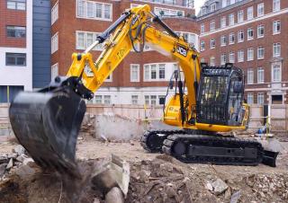 Верижни екскаватори JCB JS130 LC
