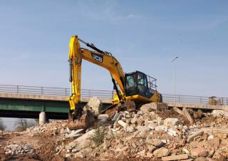 Верижни екскаватори JCB JS220LC
