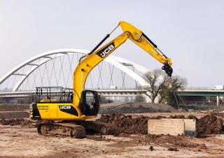 Верижни екскаватори JCB JS220SC