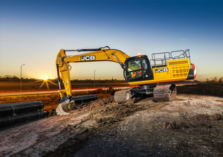 Верижни екскаватори JCB JS370 LC LR