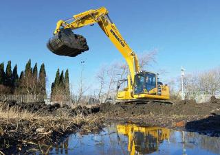 Верижни екскаватори Komatsu PC240LC-11E0