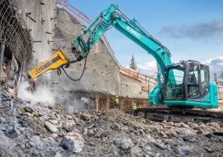 Верижни екскаватори Kobelco SK 140 SRLC 3