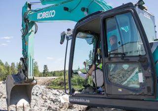 Верижни екскаватори Kobelco SK 260 LC 10E