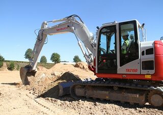 Верижни екскаватори Takeuchi TB 2150