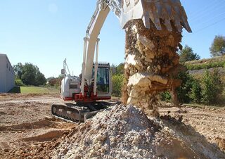 Верижни екскаватори Takeuchi TB 2150