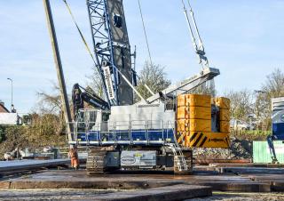 Верижни кранове - решетъчна стрела Sennebogen 6100E