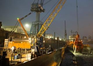 Верижни кранове - решетъчна стрела Liebherr HS 8100