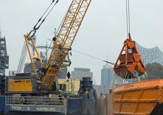 Верижни кранове - решетъчна стрела Liebherr HS 8100