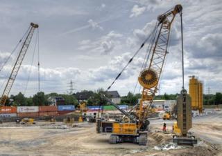 Верижни кранове - решетъчна стрела Liebherr HS 8130