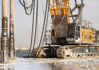 Верижни кранове - решетъчна стрела Liebherr HS 8130