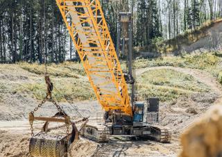 Верижни кранове - решетъчна стрела Liebherr HS 8200