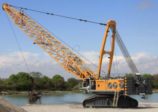 Верижни кранове - решетъчна стрела Liebherr HS 8300.1
