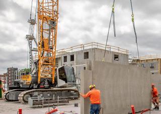 Верижни кранове - решетъчна стрела Liebherr LR 1110 