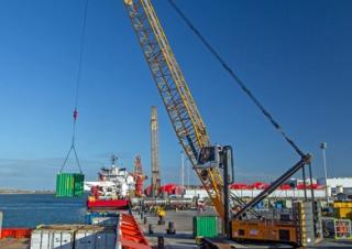 Верижни кранове - решетъчна стрела Liebherr LR 1250