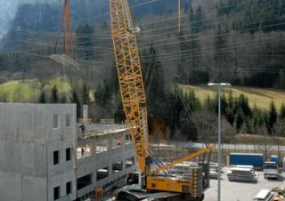 Верижни кранове - решетъчна стрела Liebherr LR 1250