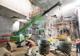Верижни кранове - телескопична стрела Sennebogen 613E
