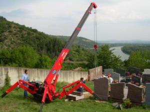 Верижни кранове - телескопична стрела UNIC URW-095