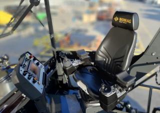 Верижни машини за асфалт Bomag BF 800 C 3 S 500