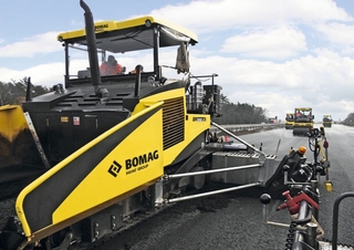 Верижни машини за асфалт Bomag BF 880 C