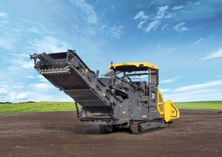 Верижни машини за асфалт Bomag BMF 2500 M