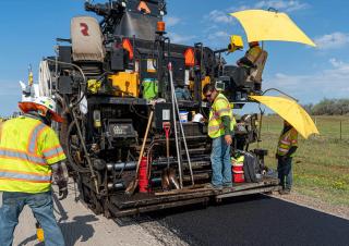Верижни машини за асфалт Astec ROADTEC SP-200