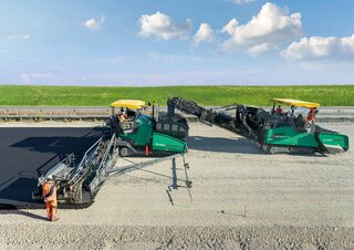 Верижни машини за асфалт Vögele Super 3000-3i