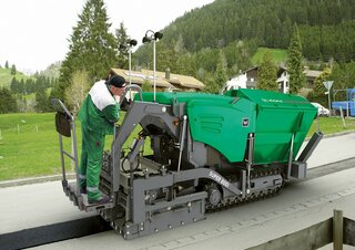 Верижни машини за асфалт Vögele Super 800i