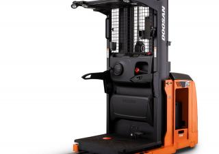 Машини за събиране на поръчки Doosan B15OP-9