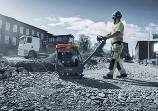 Вибролочи - уплърнителна техника Виброплочи с обратен ход Husqvarna LG 164