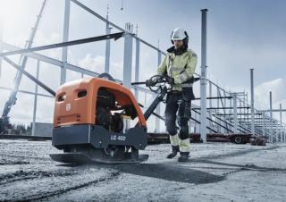 Вибролочи - уплърнителна техника Виброплочи с обратен ход Husqvarna LG 400