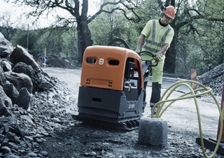 Вибролочи - уплърнителна техника Виброплочи с обратен ход Husqvarna LG 504