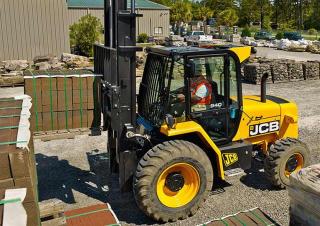 Високоповдигачи с висока проходимост JCB 940
