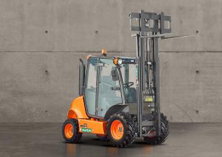 Високоповдигачи с висока проходимост Ausa C 150 H
